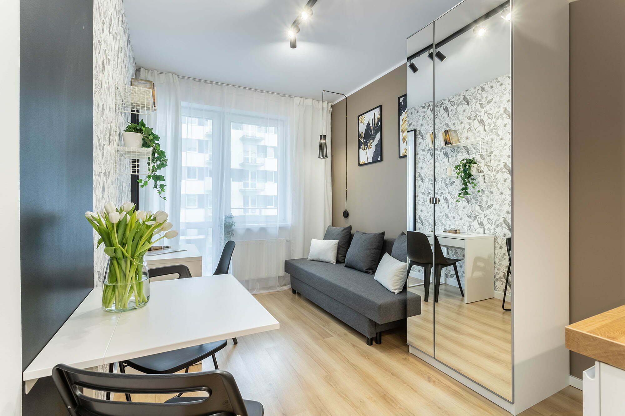 salon mała ciemny beż nowoczesny aranżacja Beata Kołodziejczyk