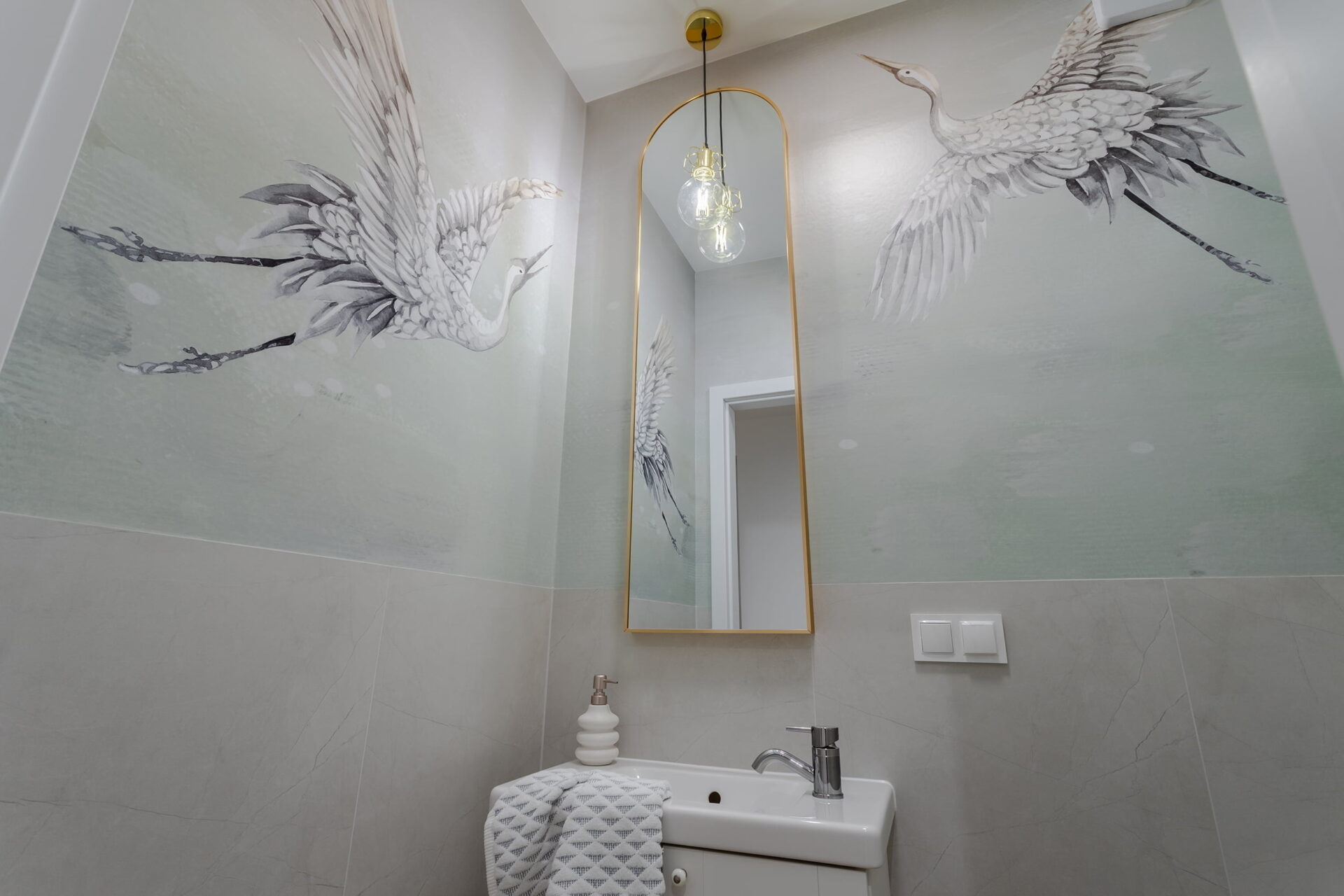 łazienka wc mała szara klasyczna aranżacja Beata Kołodziejczyk